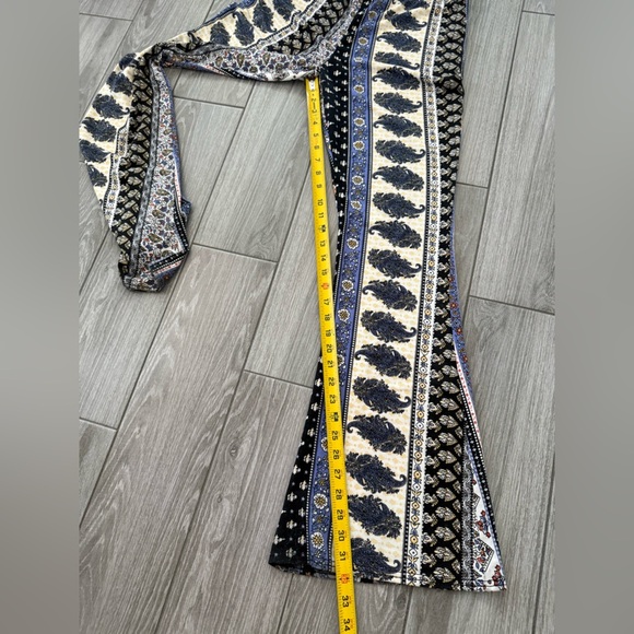 Mudd|Bohemian Patterned Flare Pants,mixed pattern•••Size LARGE,Beachy style - Picture 7 of 10